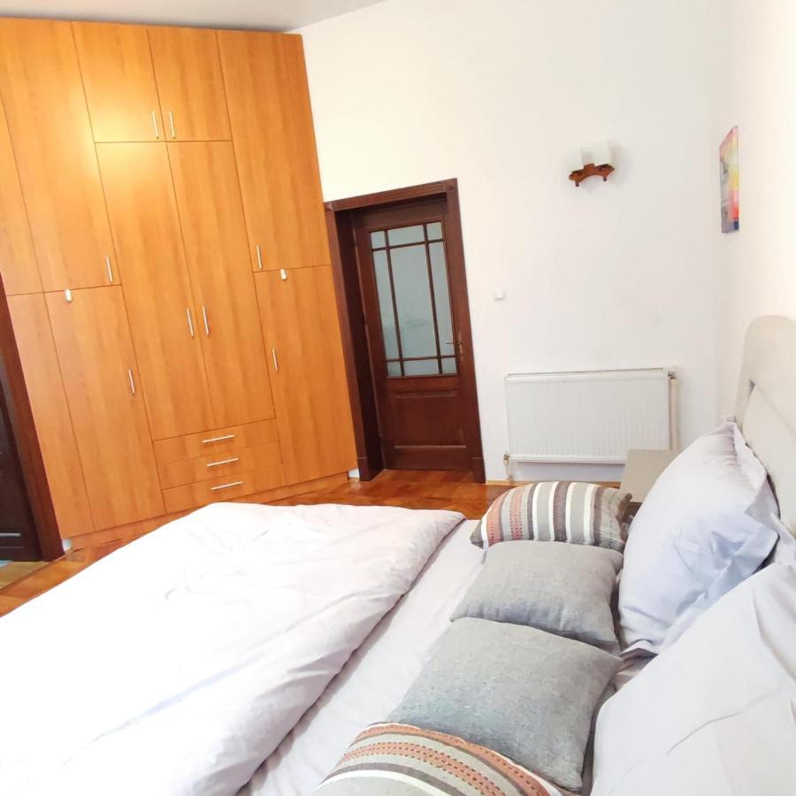 Center Haus Apartman Bukarest Kültér fotó