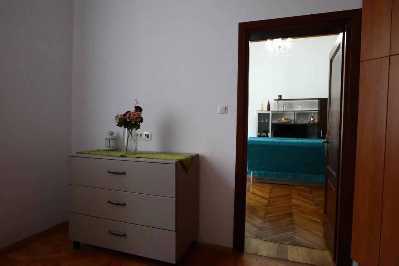 Center Haus Apartman Bukarest Kültér fotó