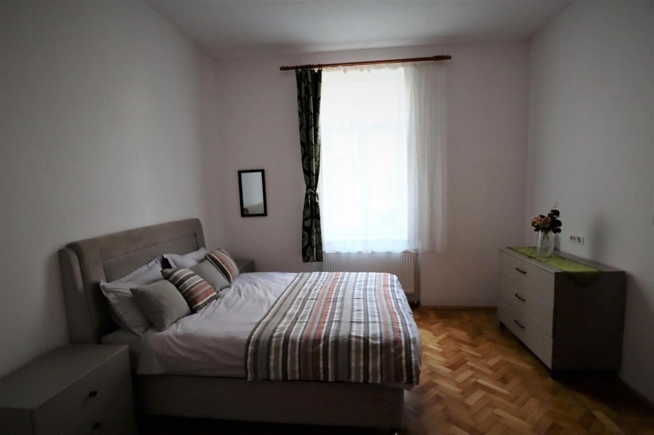 Center Haus Apartman Bukarest Kültér fotó